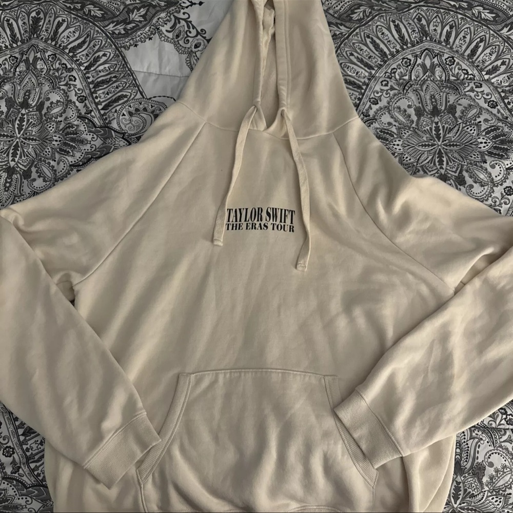 Concert exclusive Taylor Swift cream hoodie XL